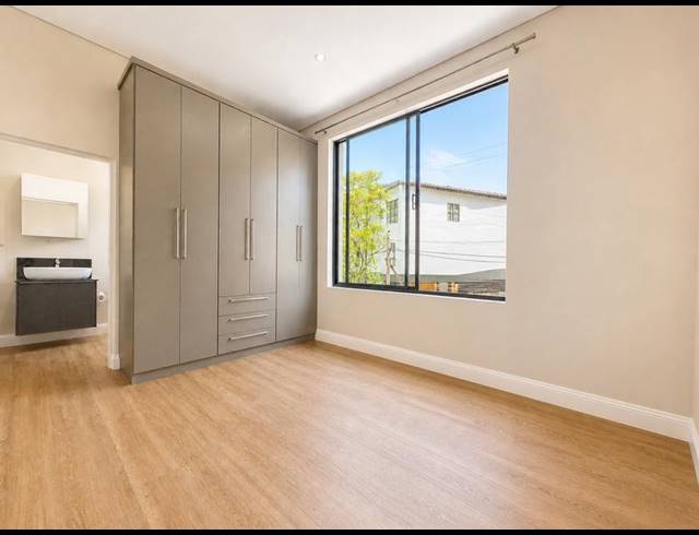 2 BEDROOM HOUSE FOR SALE IN MENLO PARK